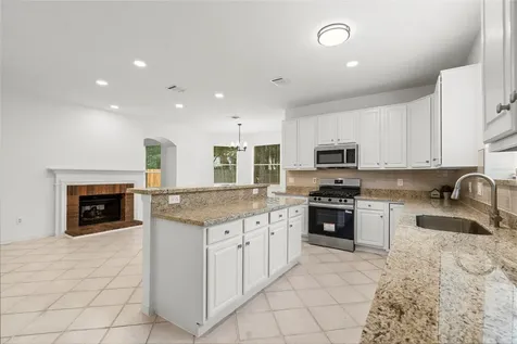 78 N Lace Arbor Drive The Woodlands TX 77382