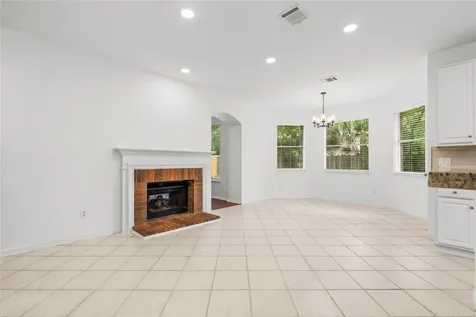 78 N Lace Arbor Drive The Woodlands TX 77382