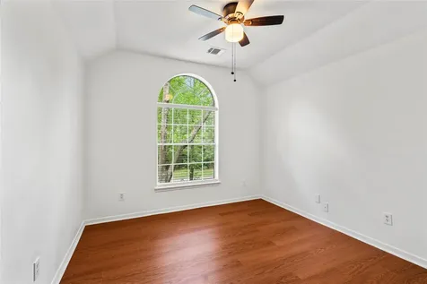 78 N Lace Arbor Drive The Woodlands TX 77382
