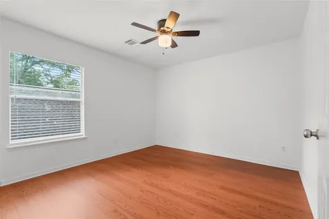 78 N Lace Arbor Drive The Woodlands TX 77382