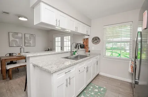 201 Inwood Lane Highlands TX 77562