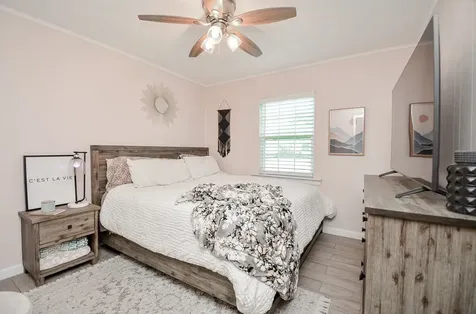 201 Inwood Lane Highlands TX 77562