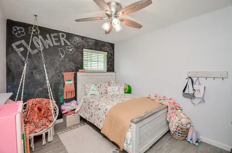 201 Inwood Lane Highlands TX 77562