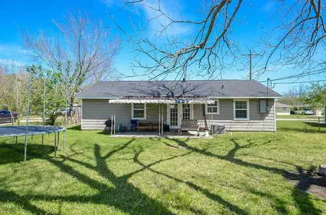201 Inwood Lane Highlands TX 77562