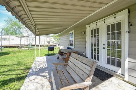 201 Inwood Lane Highlands TX 77562