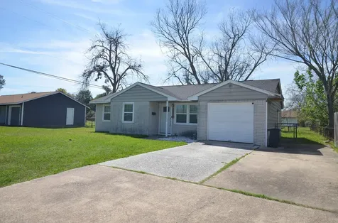 201 Inwood Lane Highlands TX 77562