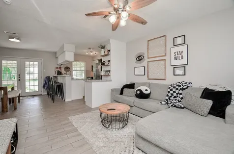 201 Inwood Lane Highlands TX 77562