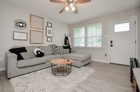 201 Inwood Lane Highlands TX 77562