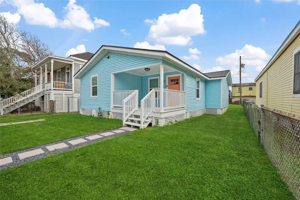 2811 Avenue O 1/2 Galveston TX 77550