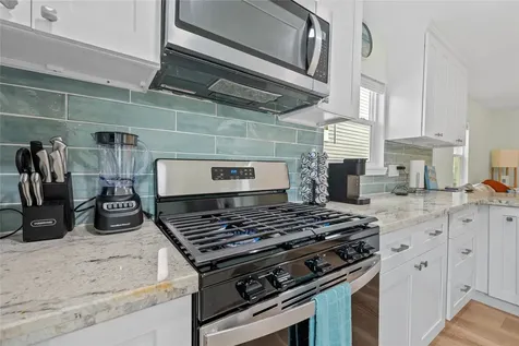 2811 Avenue O 1/2 Galveston TX 77550