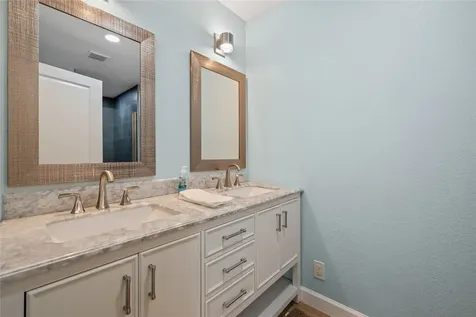 2811 Avenue O 1/2 Galveston TX 77550