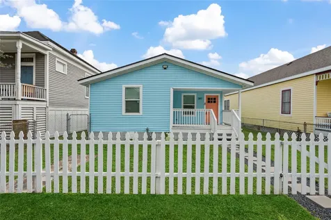 2811 Avenue O 1/2 Galveston TX 77550