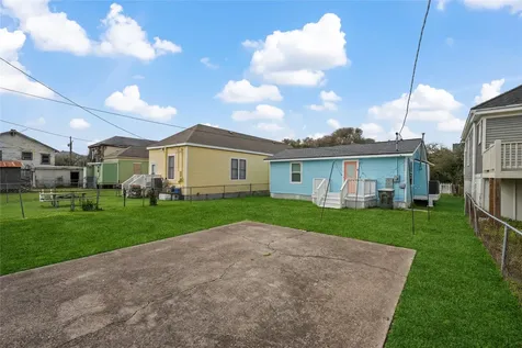 2811 Avenue O 1/2 Galveston TX 77550