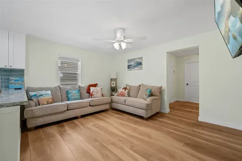 2811 Avenue O 1/2 Galveston TX 77550