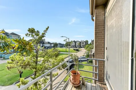 18201 Sandy Cove Houston TX 77058