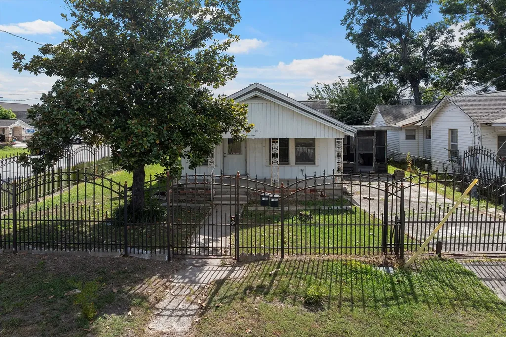 4118 Gano Street Houston TX 77009