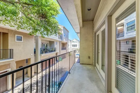 5209 Schuler Street C Houston TX 77007