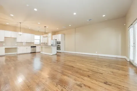 5209 Schuler Street C Houston TX 77007