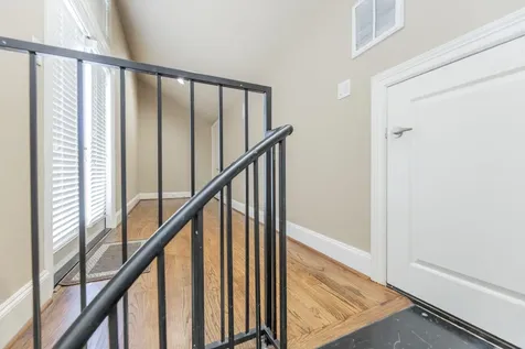 5209 Schuler Street C Houston TX 77007