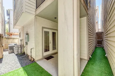 5209 Schuler Street C Houston TX 77007