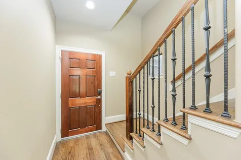 5209 Schuler Street C Houston TX 77007
