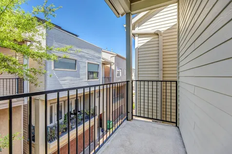 5209 Schuler Street C Houston TX 77007