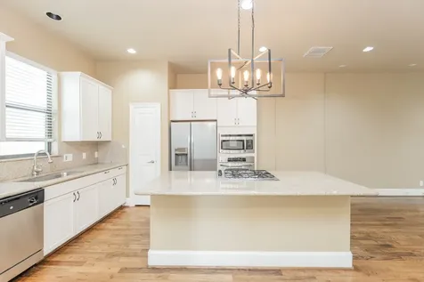 5209 Schuler Street C Houston TX 77007