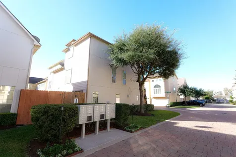 1314 Sherwood Springs Lane Houston TX 77043