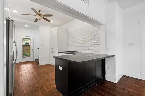 1210 Hawthorne Street Houston TX 77006