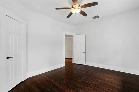 1210 Hawthorne Street Houston TX 77006