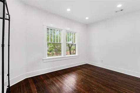 1210 Hawthorne Street Houston TX 77006