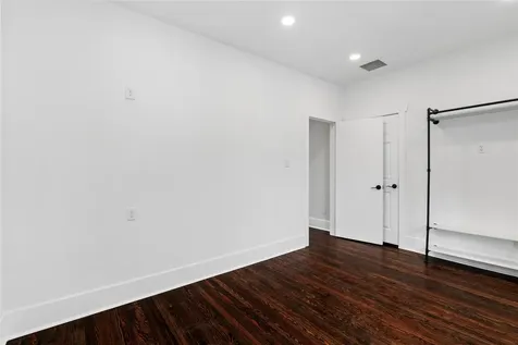 1210 Hawthorne Street Houston TX 77006