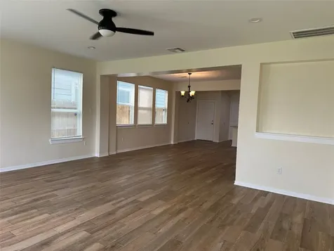 2015 Harlem Street Houston TX 77020