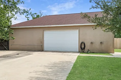 216 Berwick Bridge City TX 77611