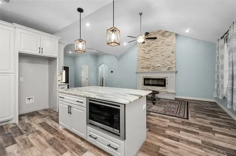 600 Olde Oaks Circle Madisonville TX 77864