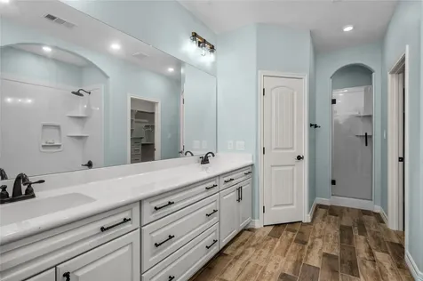 600 Olde Oaks Circle Madisonville TX 77864