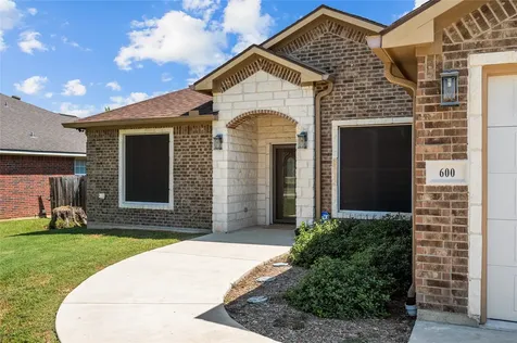600 Olde Oaks Circle Madisonville TX 77864