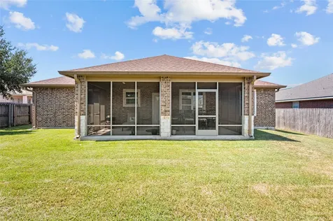 600 Olde Oaks Circle Madisonville TX 77864