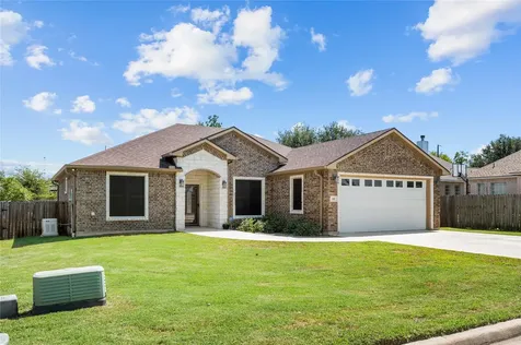 600 Olde Oaks Circle Madisonville TX 77864