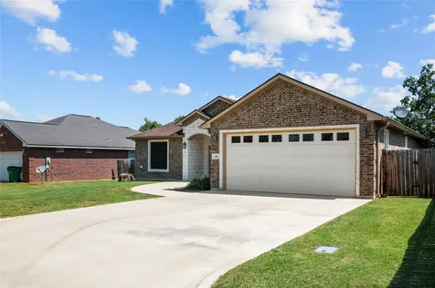 600 Olde Oaks Circle Madisonville TX 77864
