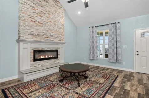 600 Olde Oaks Circle Madisonville TX 77864