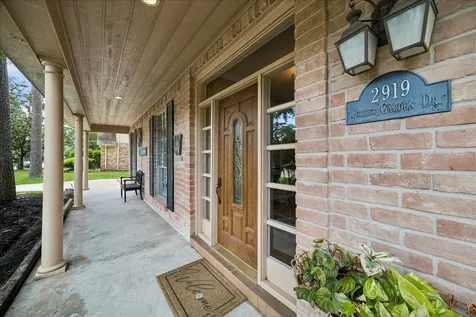 2919 Forest Garden Drive Kingwood TX 77345