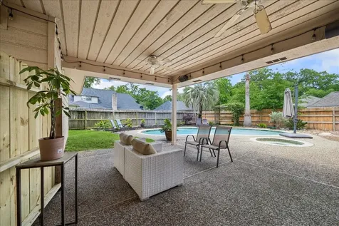 2919 Forest Garden Drive Kingwood TX 77345