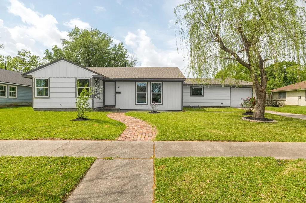 1905 Tennessee Street Baytown TX 77520