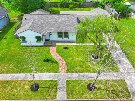 1905 Tennessee Street Baytown TX 77520
