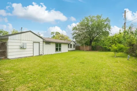 1905 Tennessee Street Baytown TX 77520