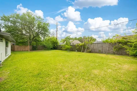 1905 Tennessee Street Baytown TX 77520