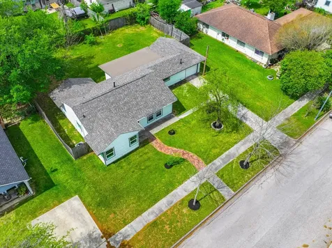 1905 Tennessee Street Baytown TX 77520
