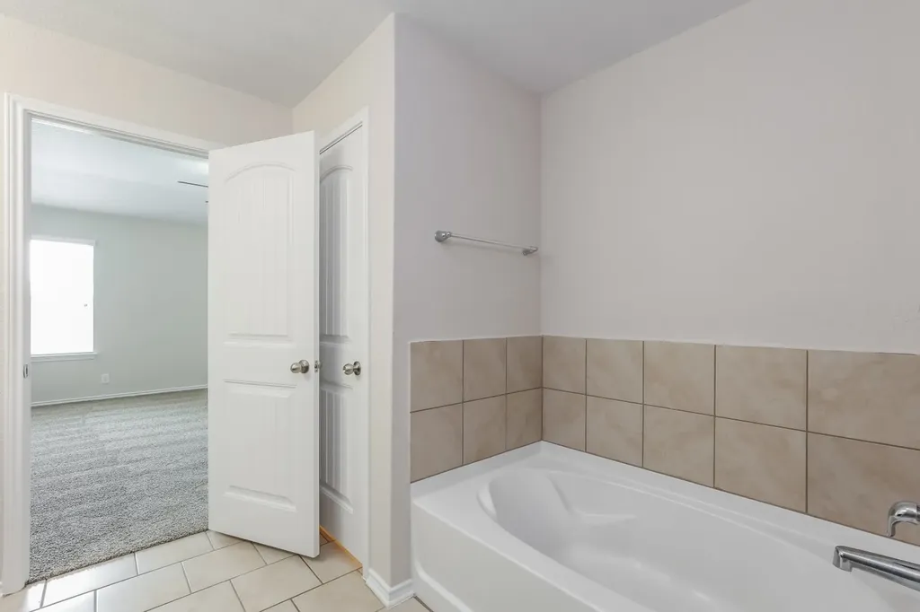 8813 Palmetto Falls San Antonio TX 78254