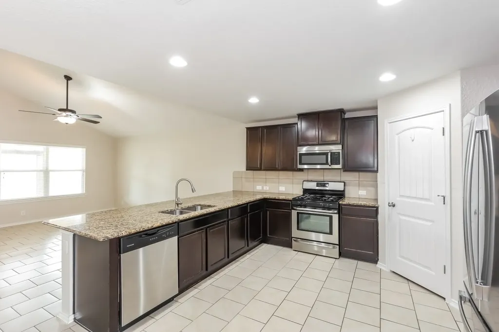8813 Palmetto Falls San Antonio TX 78254